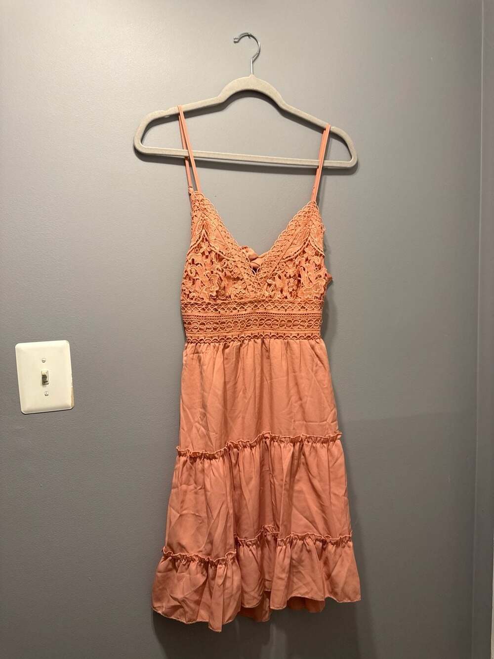 ECOWISH Lace Crochet V-Neck Tie Back Tiered Ruffle Mini Dress Size M